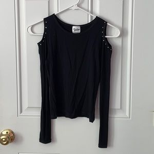 Bare shoulder dress tee